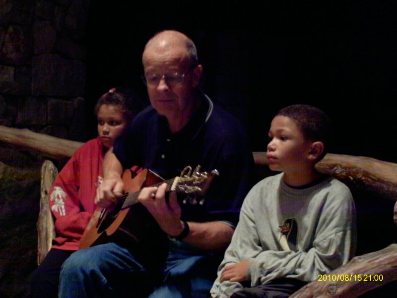 kevinandgrandkidsatmohonkpavilion.jpg